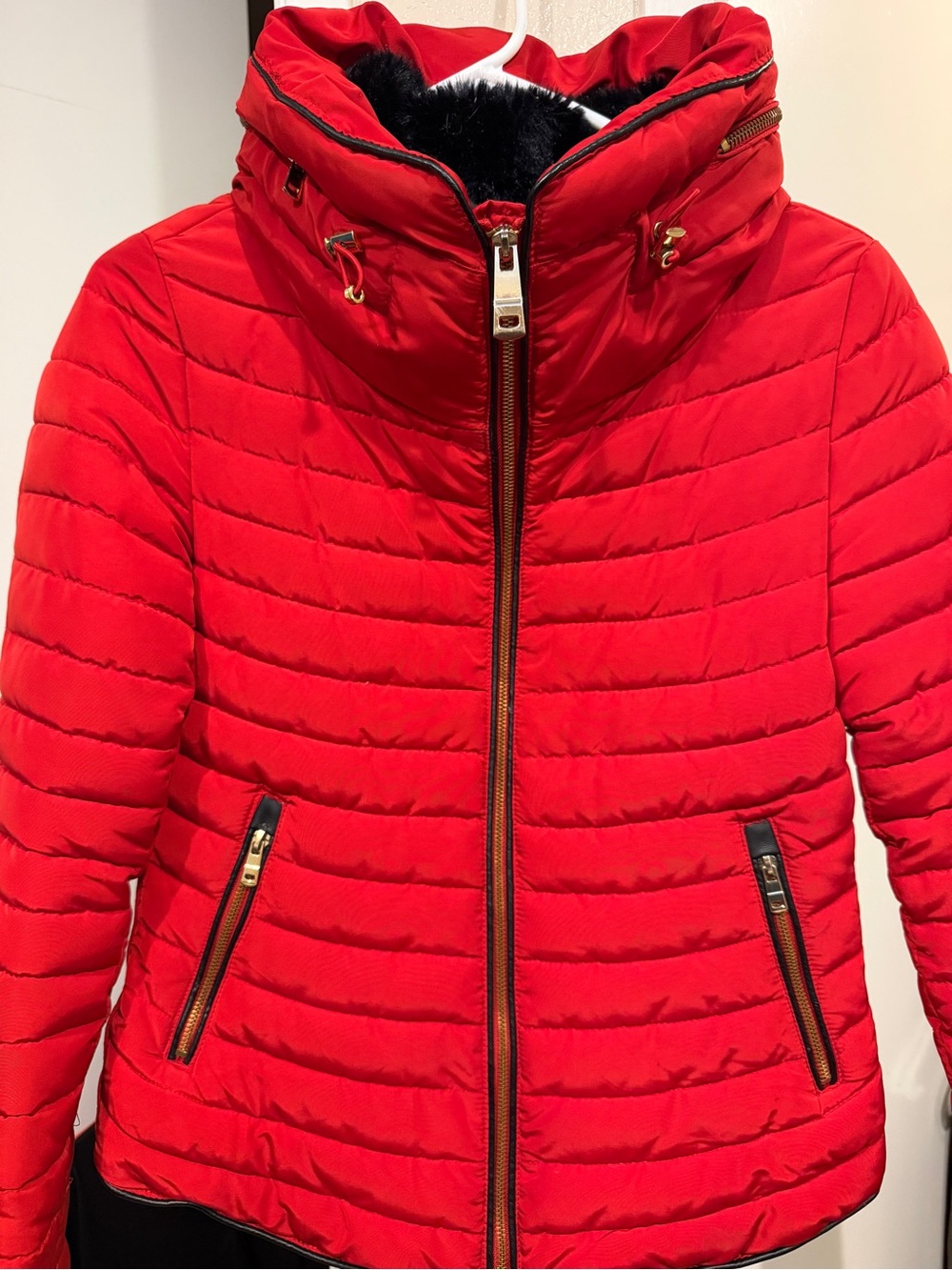 Zara Women's Red Quilted Hooded Puffer Jacket with Gold Hardware